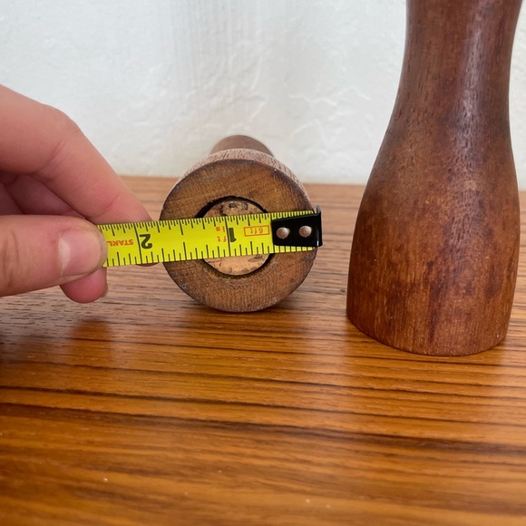 SOLD//Vintage Mid Century Salt & Pepper Shaker Set MCM - Picture 8 of 8